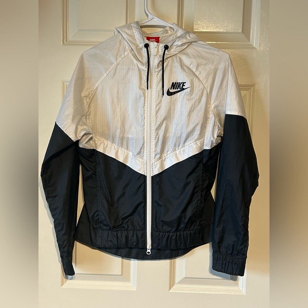 Nike Windrunner Jacket Black White Womens XS  Full Zip Pockets Mesh with Hood